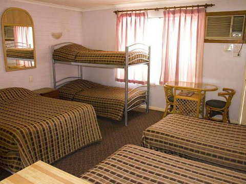 White Gum Motel - Stays Accommodation 5
