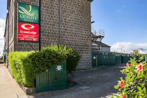 Econo Lodge Portland - Stayed 0