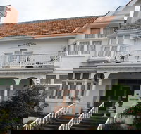 Motel Mayfair on Cavell - Stayed