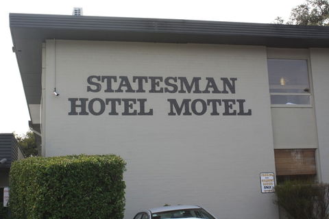 Statesman Hotel - Stays Accommodation 0