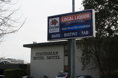 Statesman Hotel - Stays Accommodation 3