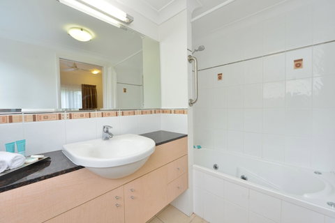 Central Plaza Port Douglas Apartments - Stays Accommodation 5