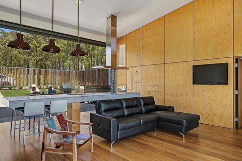 The Longhouse Suite 2 - Stayed 7