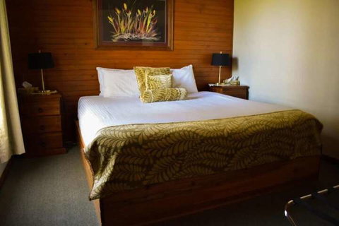 Clarendon Chalets - Stays Accommodation 2