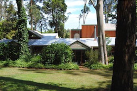 Clarendon Chalets - Stays Accommodation 0