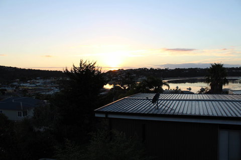 Pacific Heights Holiday Apartments & Munn's Tower House - Stayed 6