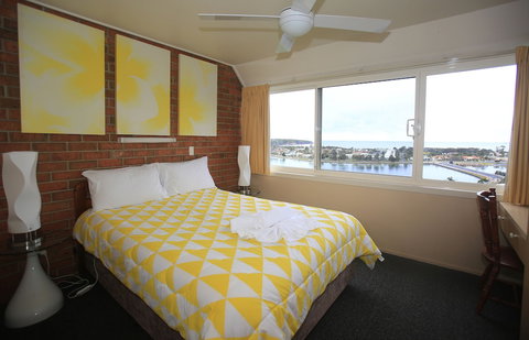 Pacific Heights Holiday Apartments & Munn's Tower House - Stayed 4