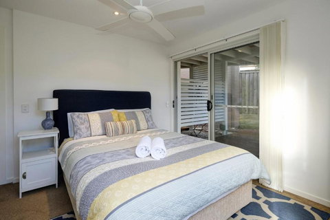 BEACH BAY BEE PET FRIENDLY - Stays Accommodation 2