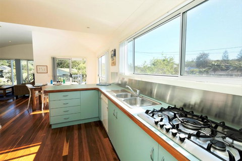 SPINNAKER 2 - Stayed 2