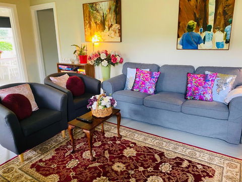 Bush Retreat Farm House - Stays Accommodation 2