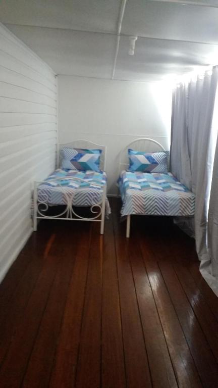 66a Farnborough Rd - Stays Accommodation 5