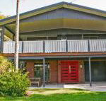 Red Door Beach House Marcoola Beach PET FRIENDLY FOXTEL WIFI 500 BOND Linen Supplied - Stayed