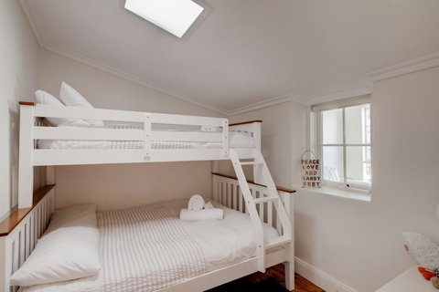 Magnetic Cottage Circa: 1850s - Stays Accommodation 5