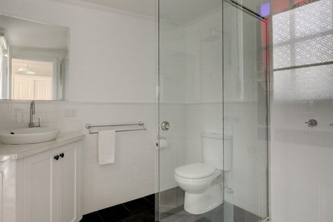 Magnetic Cottage Circa: 1850s - Stays Accommodation 1