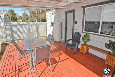 Just Renovated 2BR Cottage In Heart Of Wentworth - Stayed 1