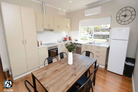 Just Renovated 2BR Cottage In Heart Of Wentworth - Stayed 6