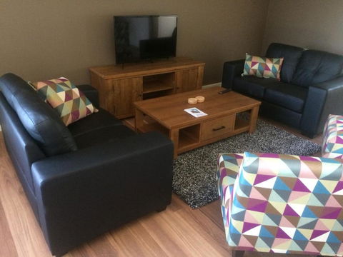 Costa Park Cottage Ena Armidale - Stayed 5