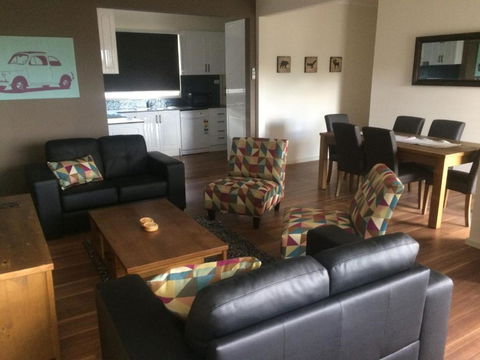 Costa Park Cottage Ena Armidale - Stayed 6