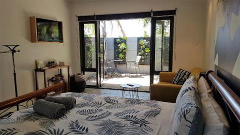 The Courtyard - Stayed 6