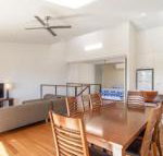 Unit 5 Rainbow Surf Modern double storey townhouse with large shared pool close to beach  shop - Stayed