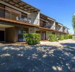 Unit 2 Rainbow Surf Modern double storey townhouse with large shared pool close to beach  shops - Stayed