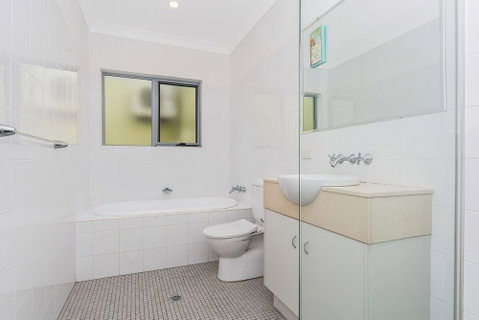 Angourie Blue Unit 2 - Stayed 6