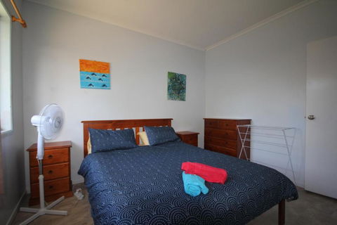 CASTAWAY BEACH HOUSE - Stayed 1