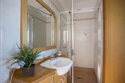 Elevated Views At Burrill Lake 17 Canberra Cres - Stayed 2