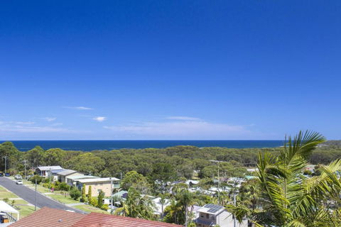 Elevated Views At Burrill Lake 17 Canberra Cres - Stayed 3