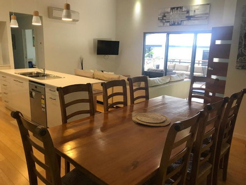 15 Esprit Drive Rainbow Shores Gorgeous Modern Beach House - Stayed 1