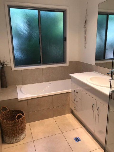 15 Esprit Drive Rainbow Shores Gorgeous Modern Beach House - Stayed 2