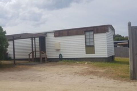 The Hut - Stayed 0