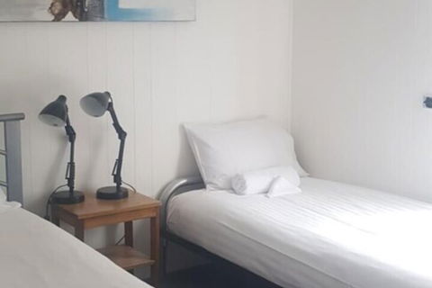 The Hut - Stayed 1