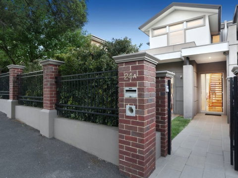 Kew Luxurious Townhouse - Stayed 2