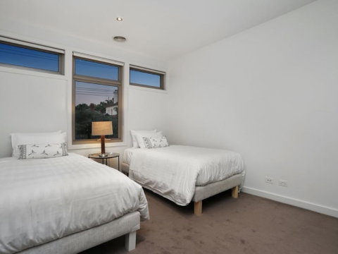 Kew Luxurious Townhouse - Stayed 3