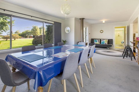 Windsong Pet Friendly Wifi & Close To Water - Stays Accommodation 4