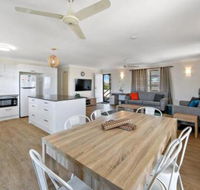 Upstairs  Downstairs 81 Denman Camp Rd - Stayed