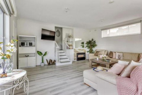 A Wave From It All - Stayed 7