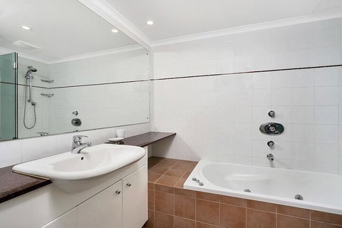 HAMP1 Bright Apartment In Cremorne - Stayed 3