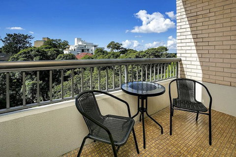 HAMP1 Bright Apartment In Cremorne - Stayed 4