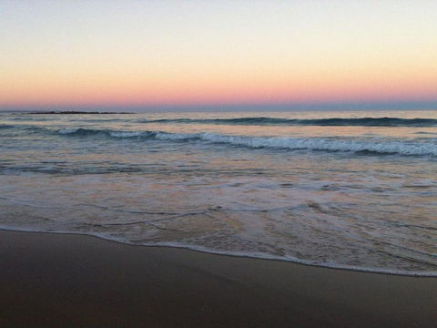 Wonky Pine Beach House NARRWALLEE 4 Bedroom - Stayed 5