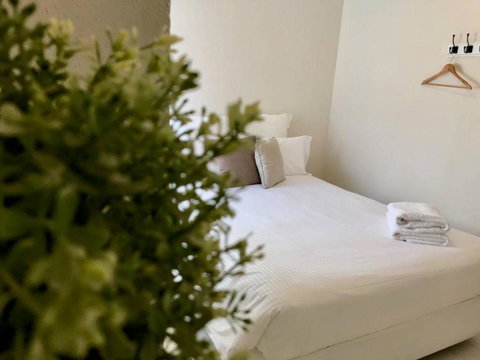 YSG The Edward Townhouse 153 Walk To Town - Stays Accommodation 6