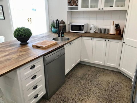 YSG The Edward Townhouse 153 Walk To Town - Stays Accommodation 2