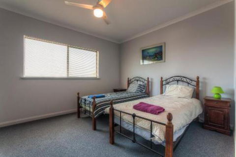 Ningaloo Breeze Villa 4 3 Bedroom Fully Self Contained Holiday Accommodation - Stayed 2
