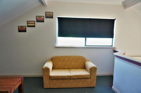 Ningaloo Breeze Villa 3 3 Bedroom Fully Self Contained Holiday Accommodation - Stayed 3