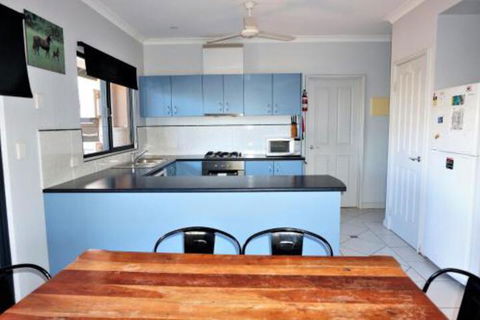 Ningaloo Breeze Villa 2 3 Bedroom Fully Self Contained Holiday Accommodation - Stayed 4