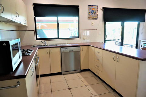Ningaloo Breeze Villa 9 3 Bedroom Fully Self Contained Holiday Accommodation - Stayed 6