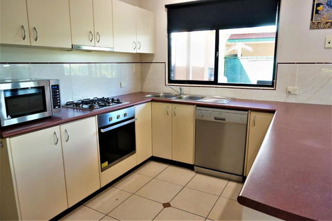 Ningaloo Breeze Villa 9 3 Bedroom Fully Self Contained Holiday Accommodation - Stayed 5