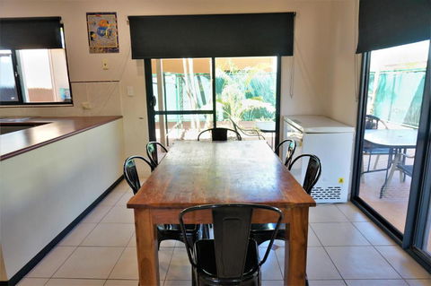 Ningaloo Breeze Villa 9 3 Bedroom Fully Self Contained Holiday Accommodation - Stayed 4