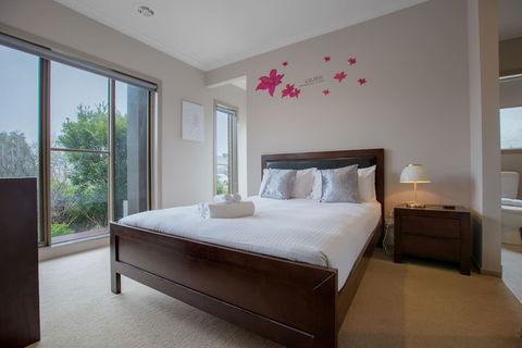 Gorgeous 4BR Home In Point Cook - Stayed 3